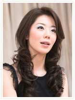 オーナー西沢希充子とネイル